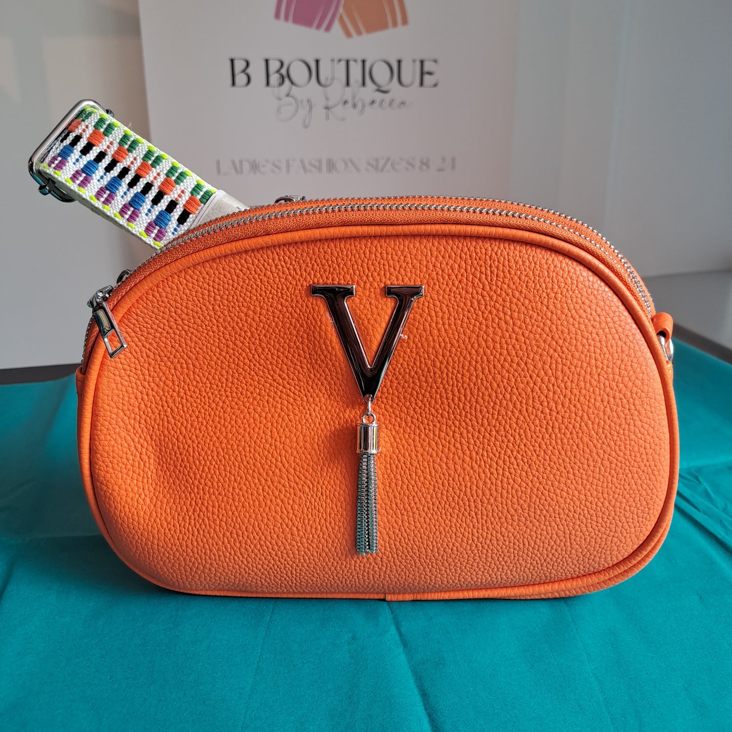 Larger crossbody bag - in seven colours