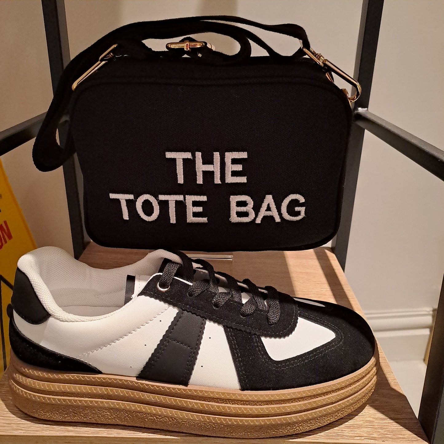 Black & white trainer