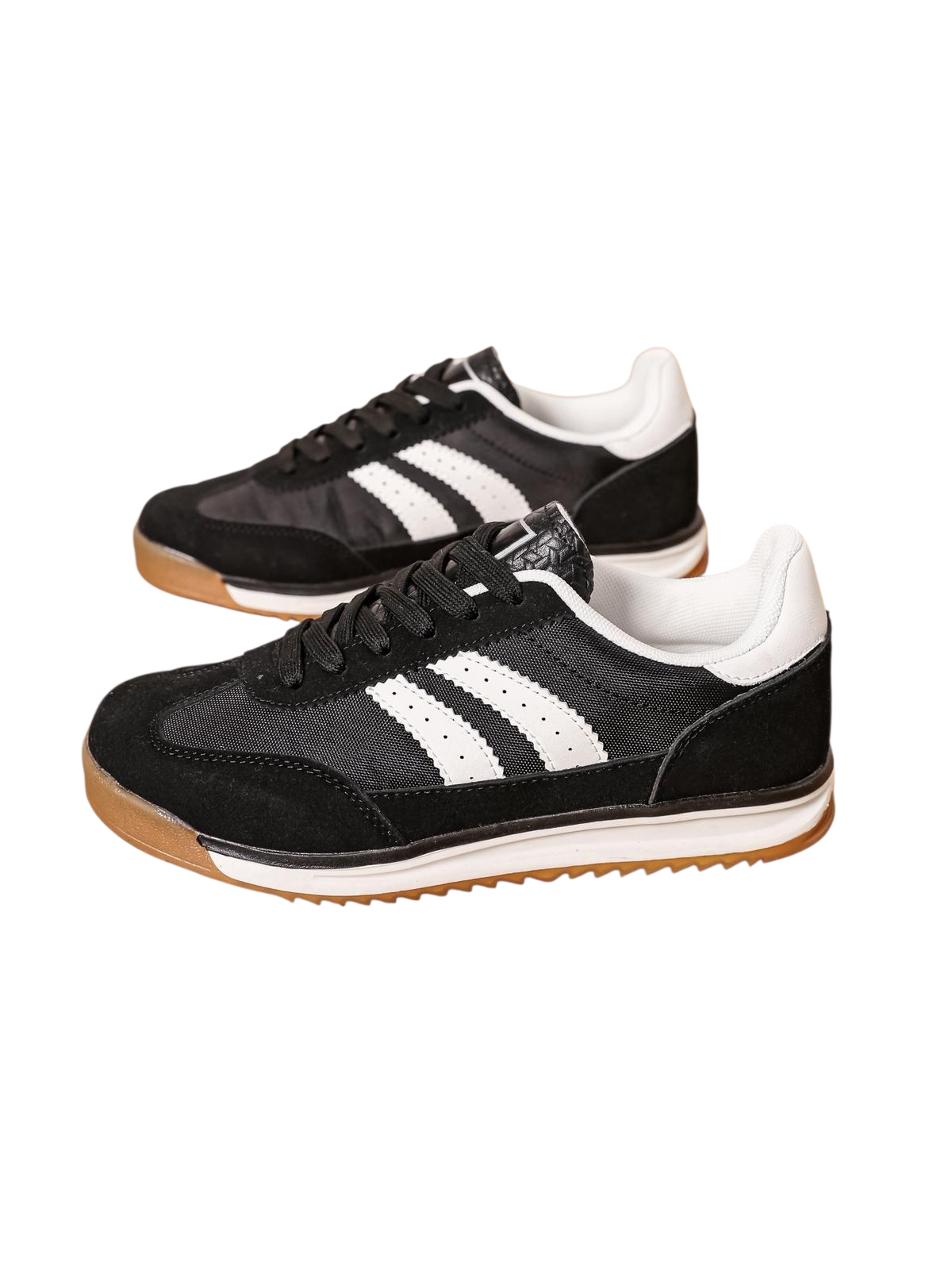 Betsy trainer in stone and black