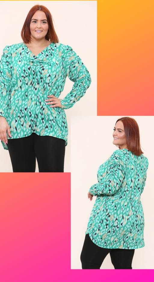 Blouse with ruched sleeves