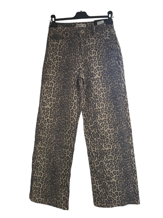 Leopard print wideleg stretch jean