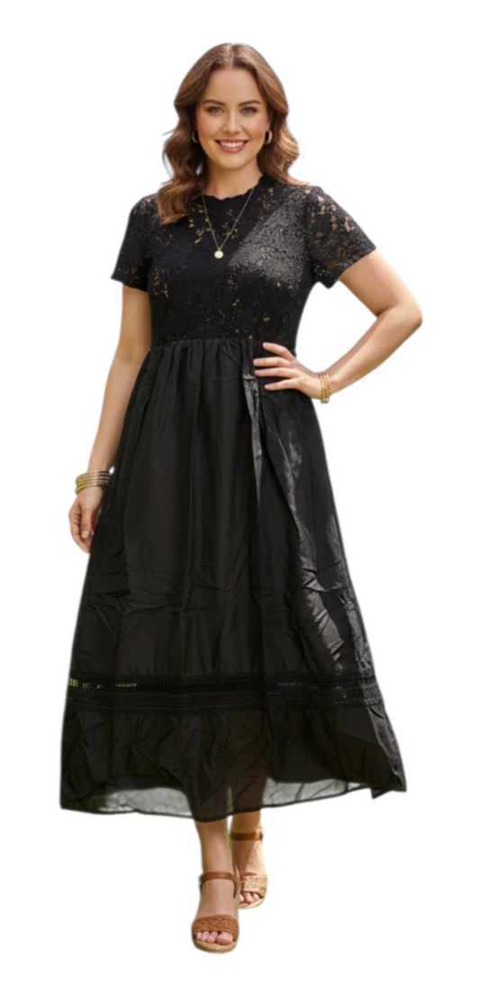 Lace dress in white and black