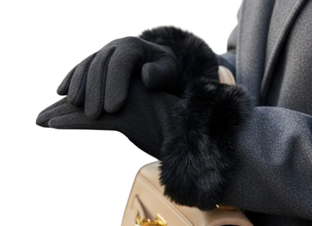 Fur trim gloves in three colours
